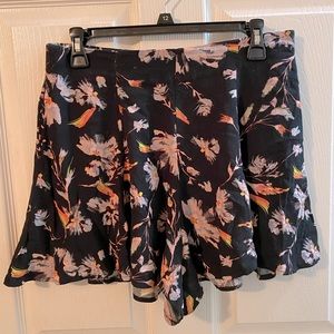 NWOT Xhiliration Skort